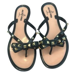 Activ pro size 6 gold studded black bow jelly flip flop sandals EUC